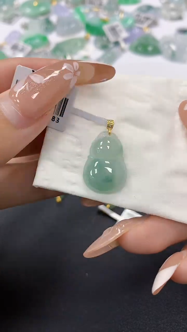 颈饰18K金镶嵌翡翠a货假一赔三支持复检百元上9元证书费自理