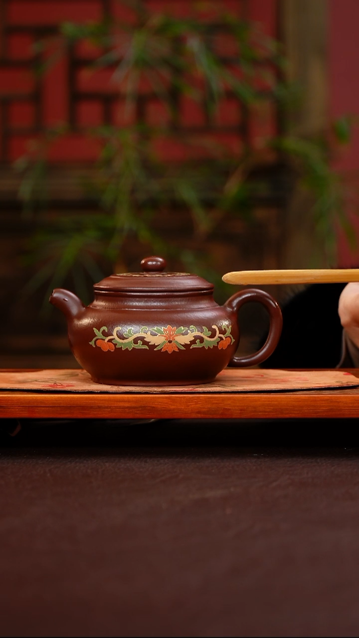 茶壶紫砂L****8嵌金填彩 双线仿古 260cc