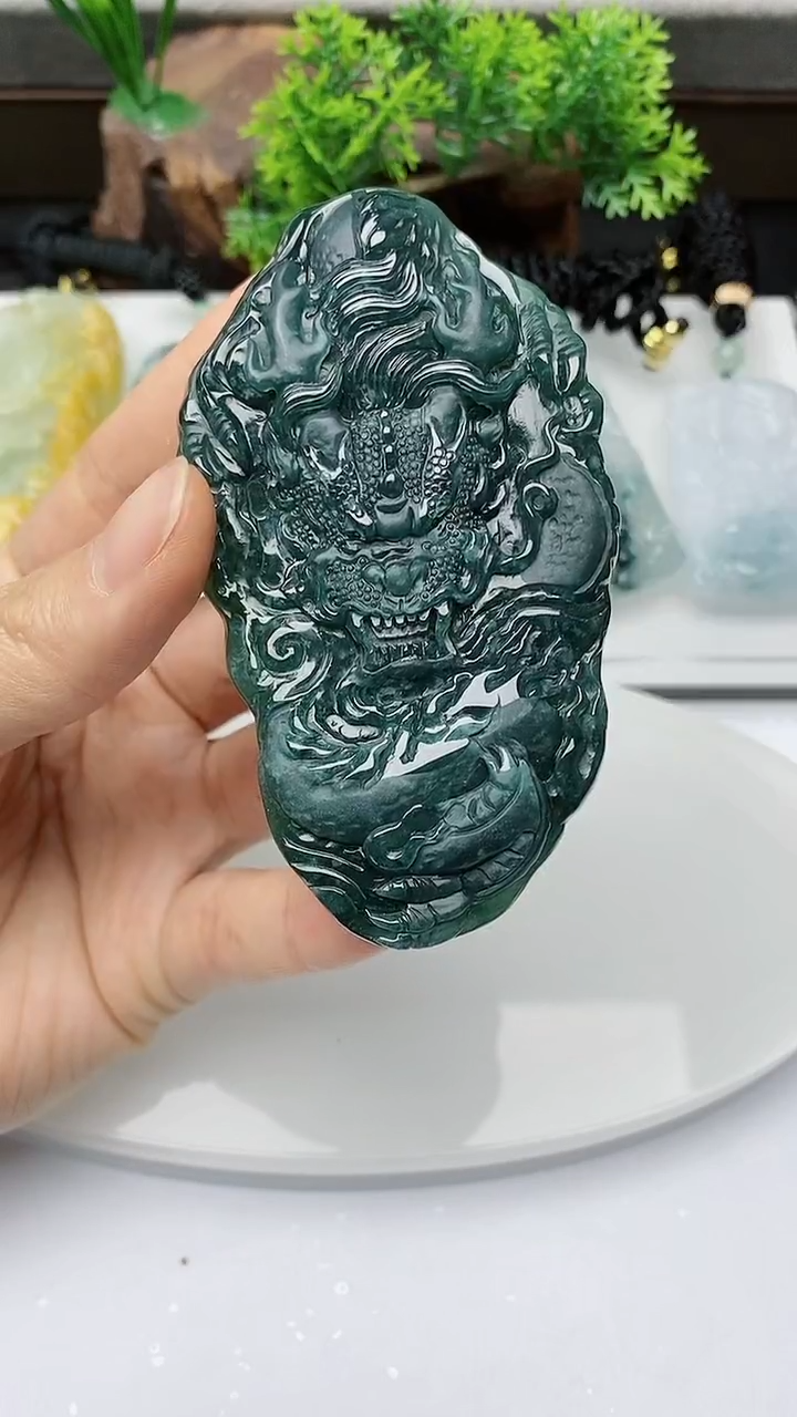 【闪购商品】翡翠颈饰未镶嵌         