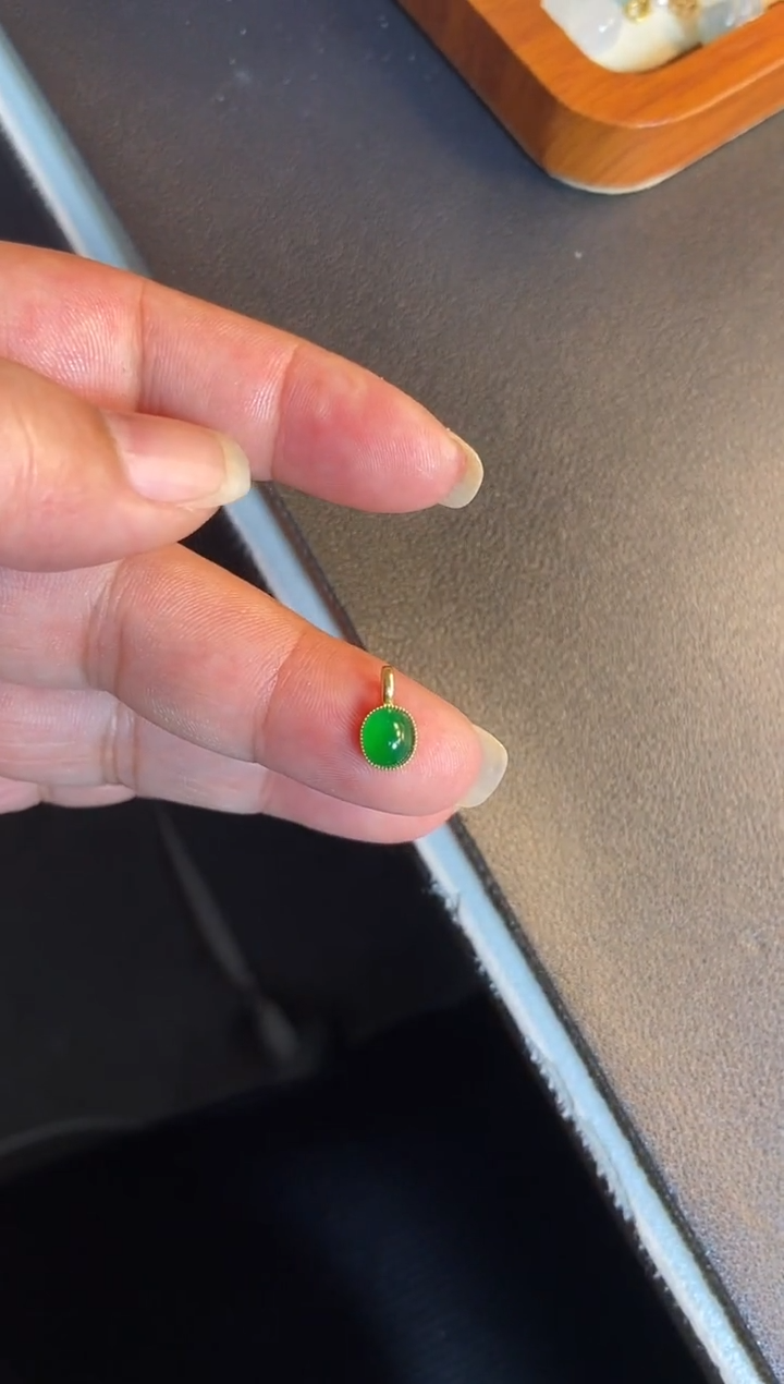 吊坠(不含链)18K金镶嵌翡翠周*美1