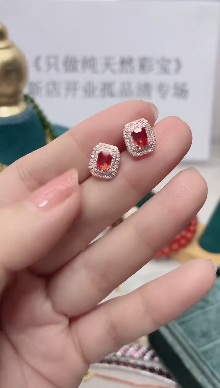 耳饰彩色蓝宝石银S925镶嵌319BJ0103产品一个（多样性）