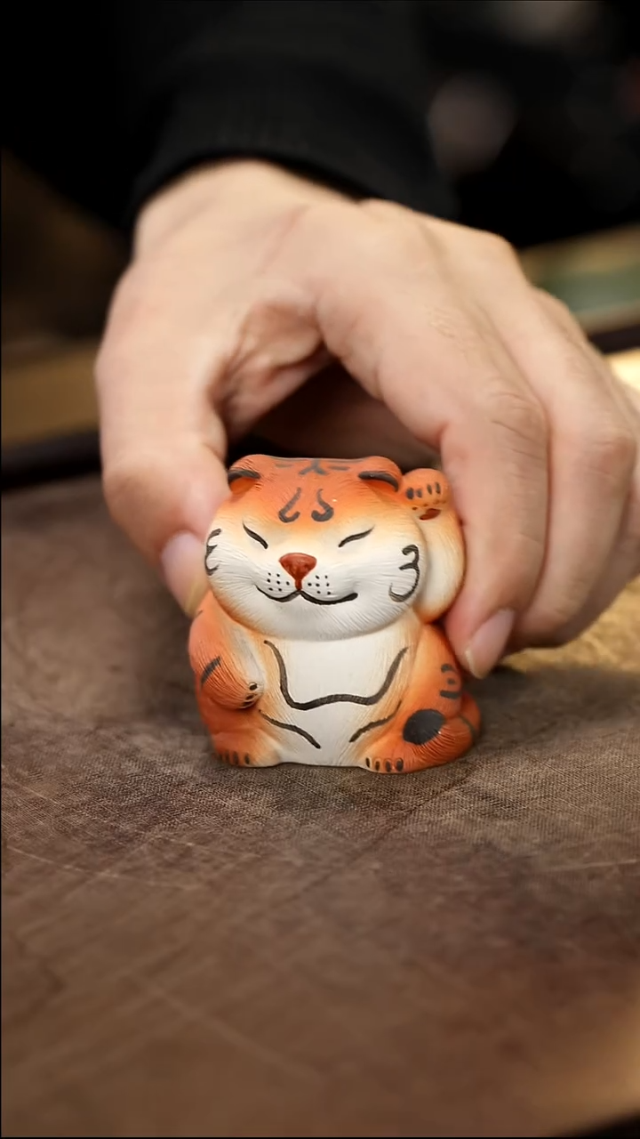 小号招财老虎雕塑