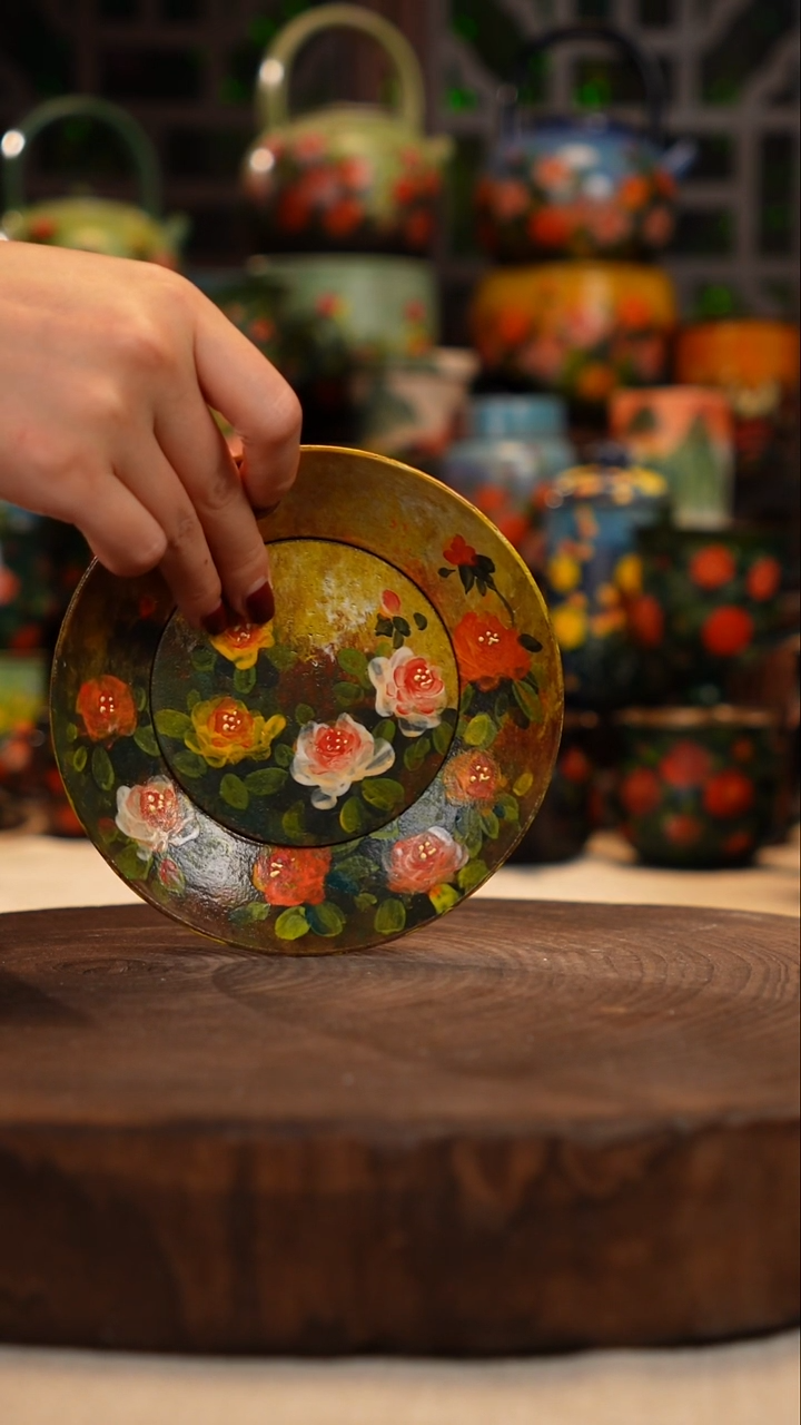 油画    釉下彩 壶承