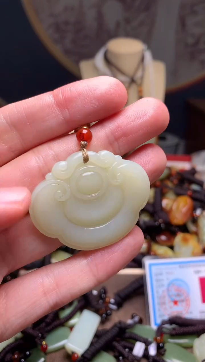 颈饰未镶嵌和田玉新疆料青海料清水和田玉吊坠