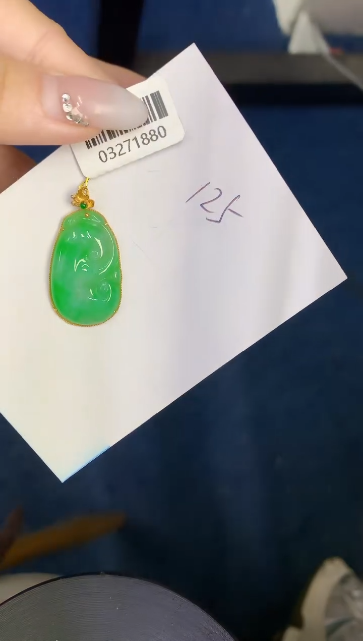 【闪购商品】翡翠颈饰18K金镶嵌00000000000