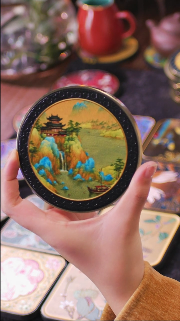 壹藏贰宝千里江山图案铜圈杯垫一片