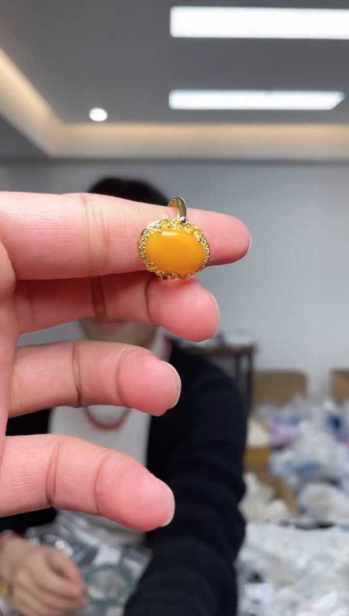 【闪购商品】蜜蜡裸石未镶嵌（多样性单个发货）