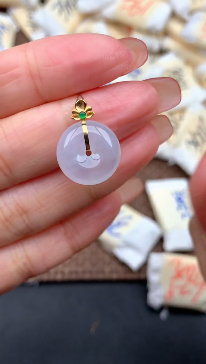 18K金镶嵌挂件翡翠一