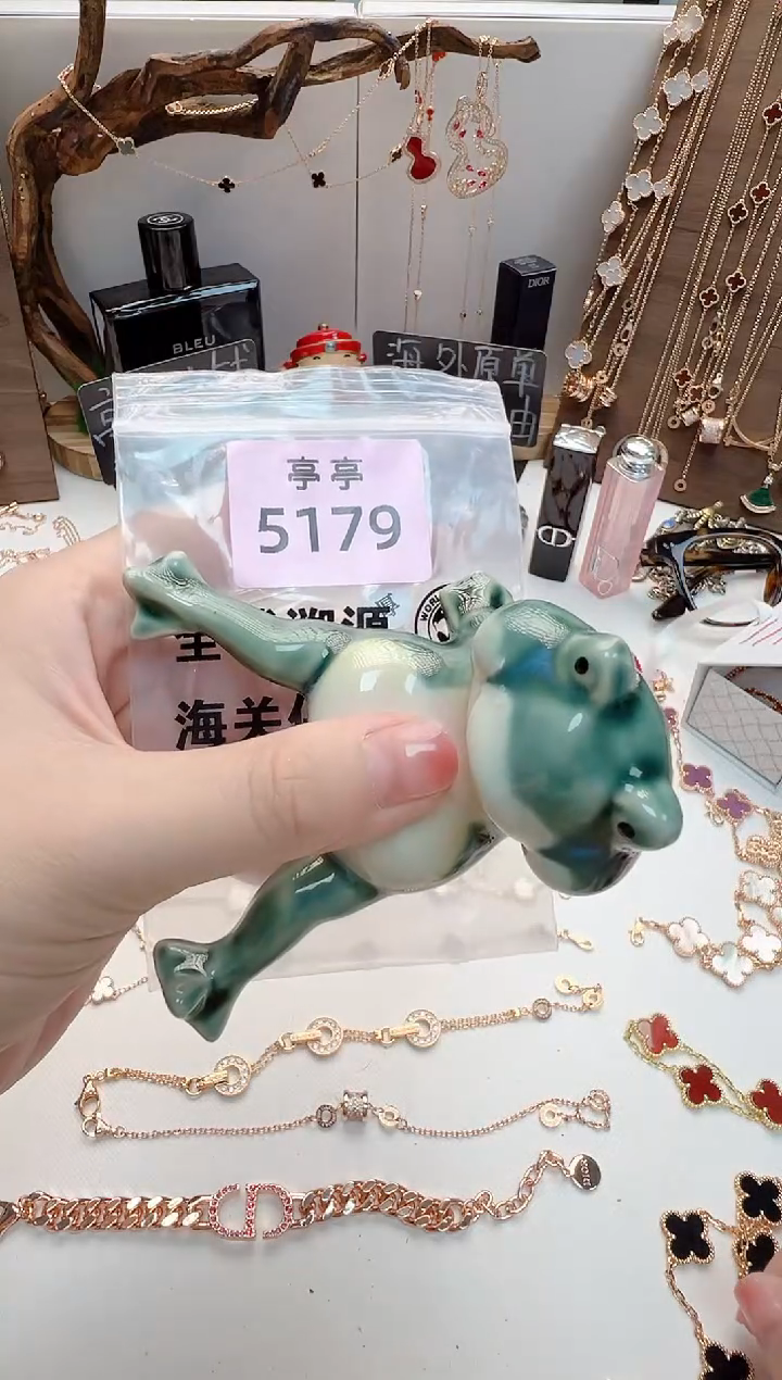 瓷片城****吧彧贤聚宝阁二号铺