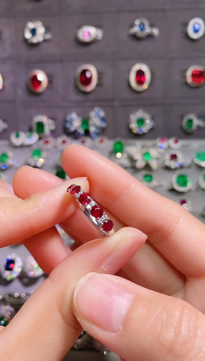 【闪购商品】红宝石戒指铂Pt950镶嵌1