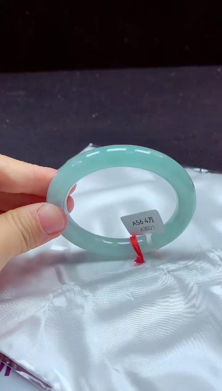 【闪购商品】翡翠手镯未镶嵌镯子56+