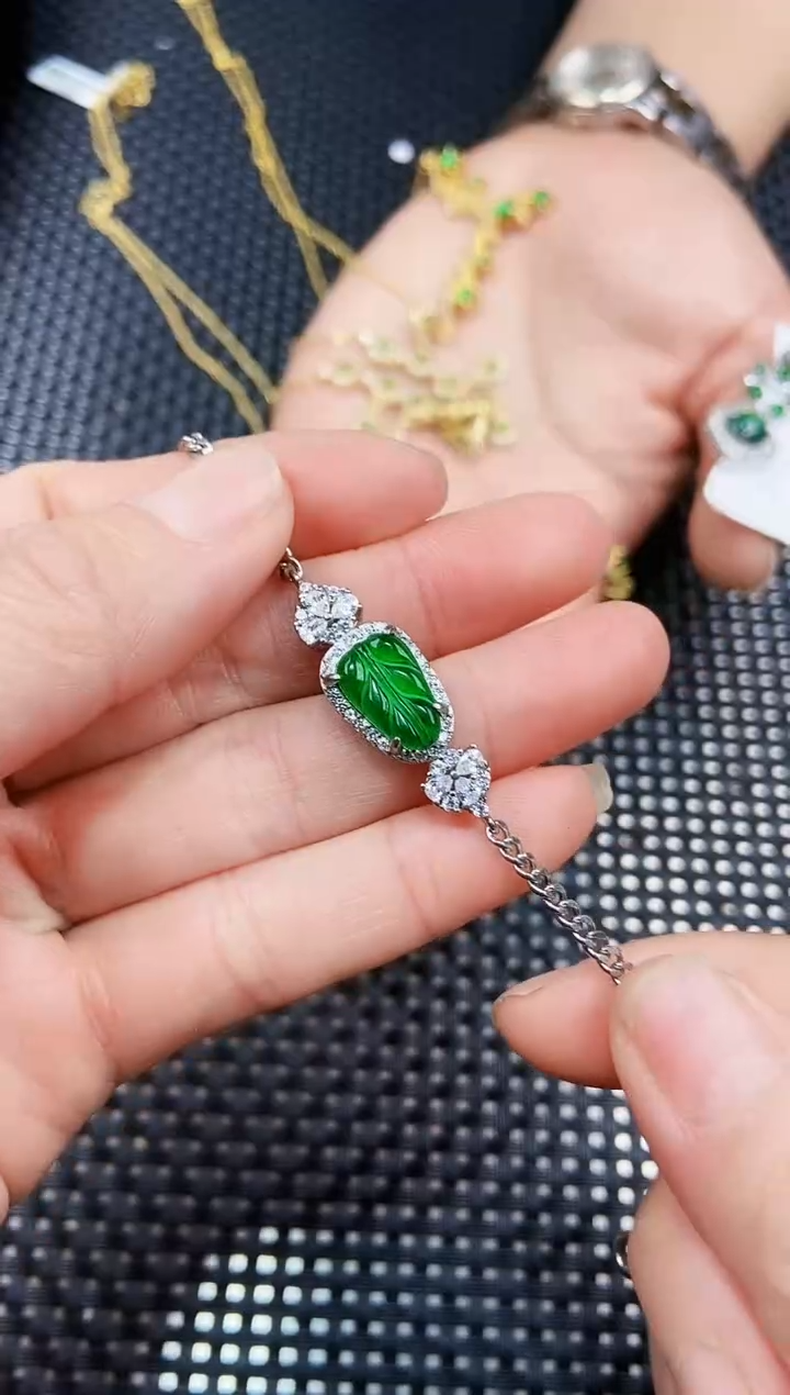 【闪购商品】翡翠手链未镶嵌111111111