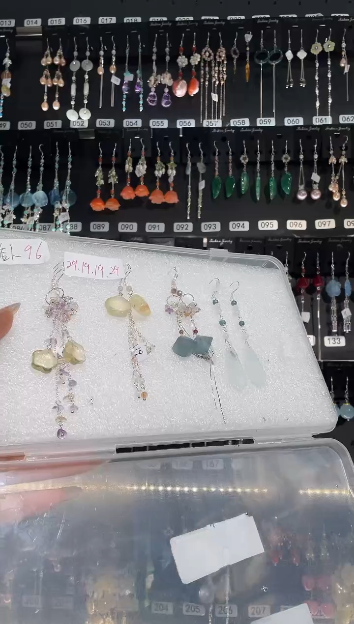 【闪购商品】紫晶耳饰银S925镶嵌俗