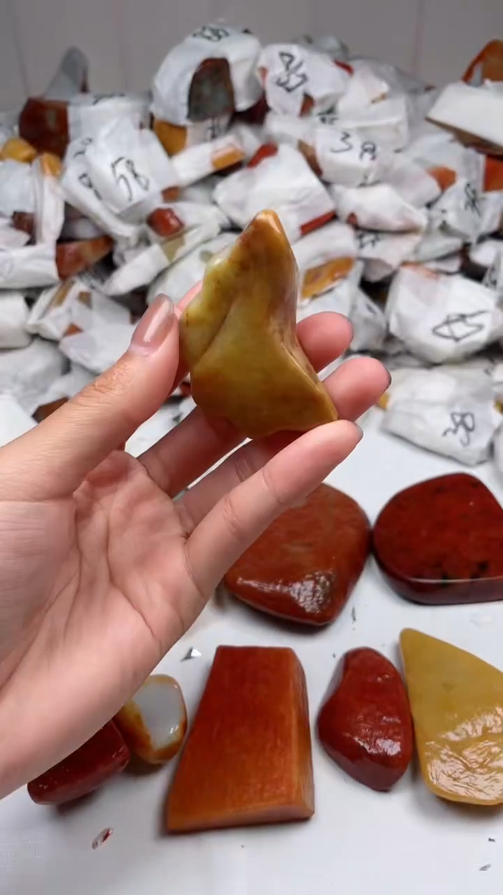翡翠未镶嵌颈饰翡翠`