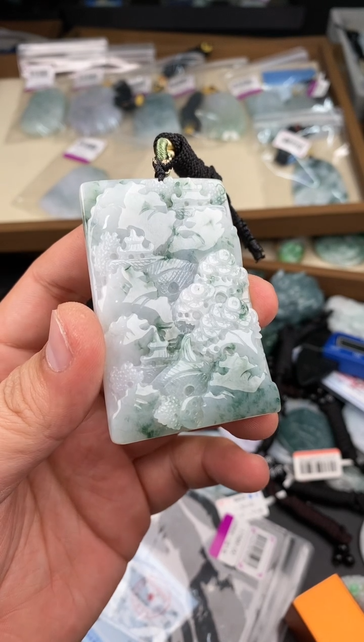 【闪购商品】翡翠颈饰未镶嵌  天然翡翠，一物一图