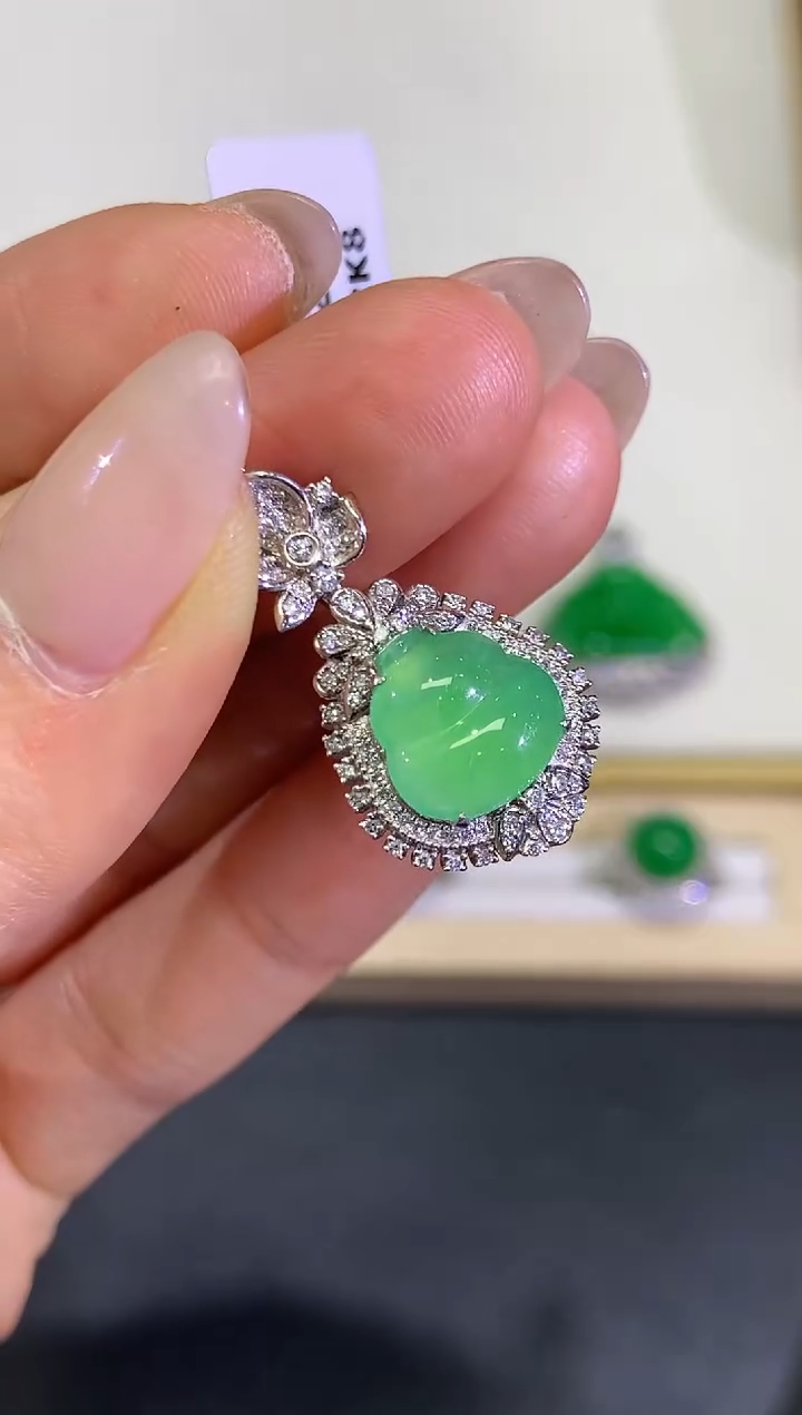 【闪购商品】翡翠颈饰18K金镶嵌团购34