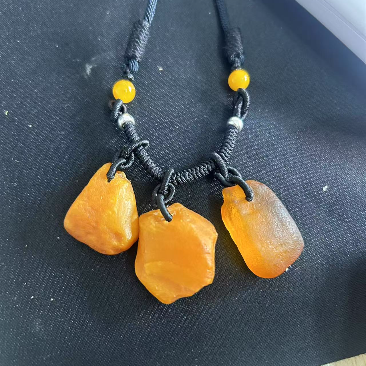 天然蜜蜡原皮吊坠