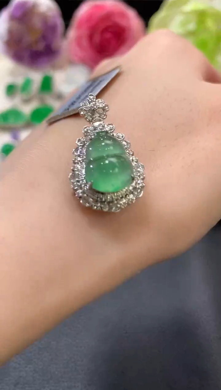 吊坠(不含链)18K金镶嵌翡翠b83