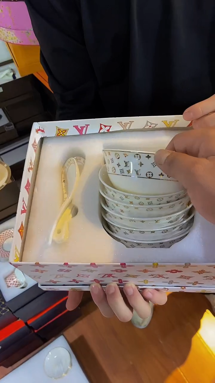 【闪购商品】鸿辉家品牌瓷器，京东包邮！