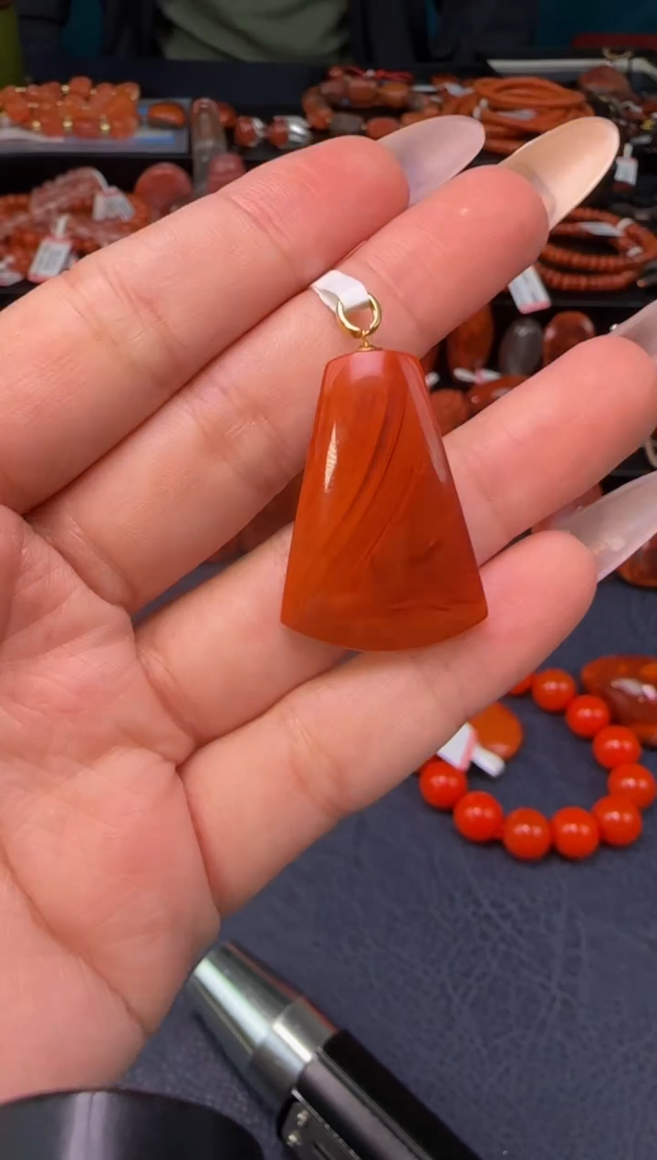 【闪购商品】南红玛瑙手串18K金镶嵌原矿无优化18K金南红吊坠