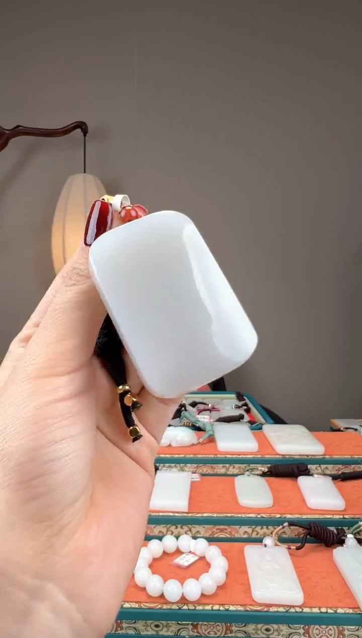 【闪购商品】和田玉颈饰未镶嵌1