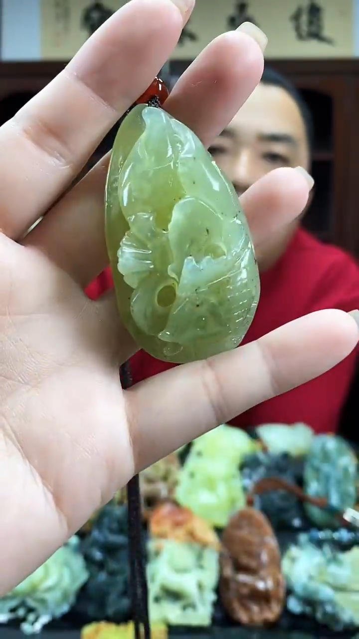 【闪购商品】蛇纹石玉吊坠未镶嵌·