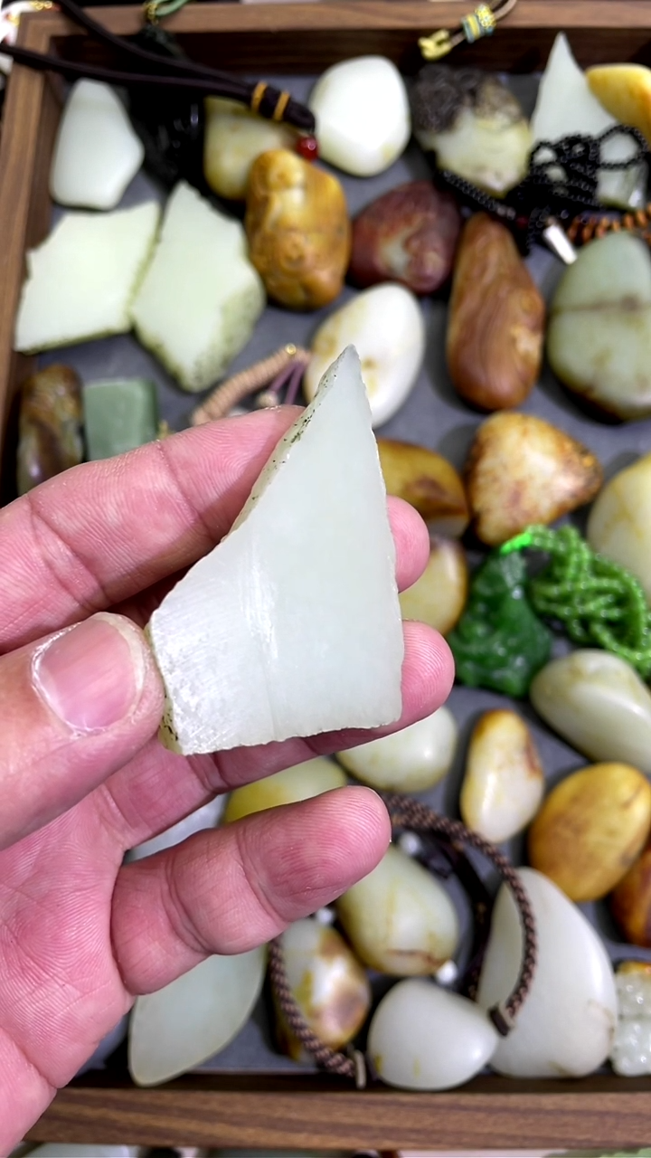 【闪购商品】和田玉颈饰未镶嵌新疆戈壁料切片