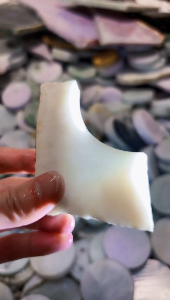 【闪购商品】翡翠颈饰未镶嵌A货吴玉1934