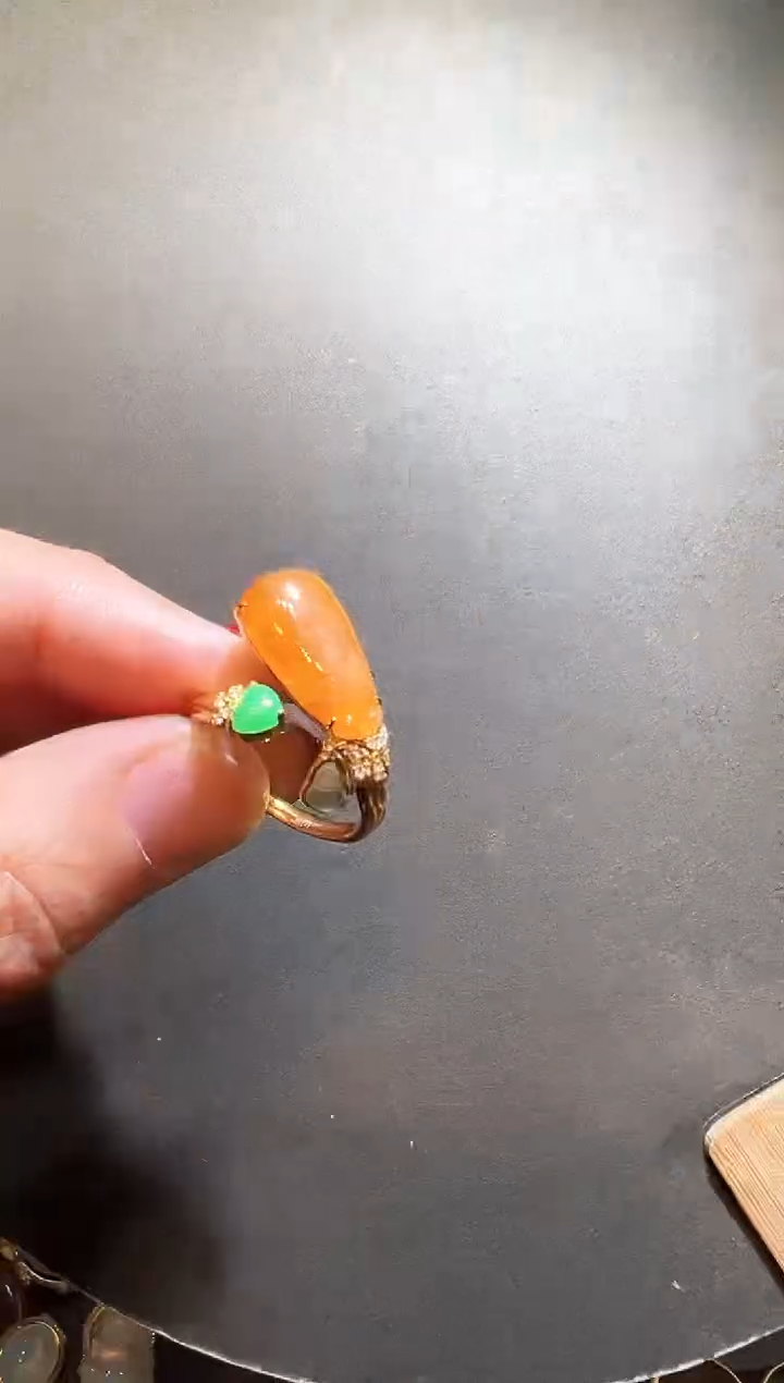 【闪购商品】翡翠戒指18K金镶嵌黄翡福瓜戒指