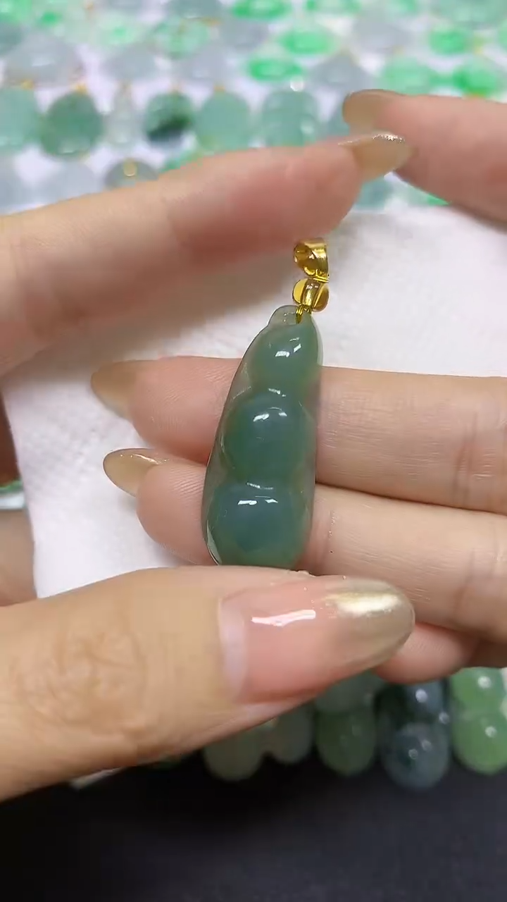 颈饰未镶嵌翡翠1