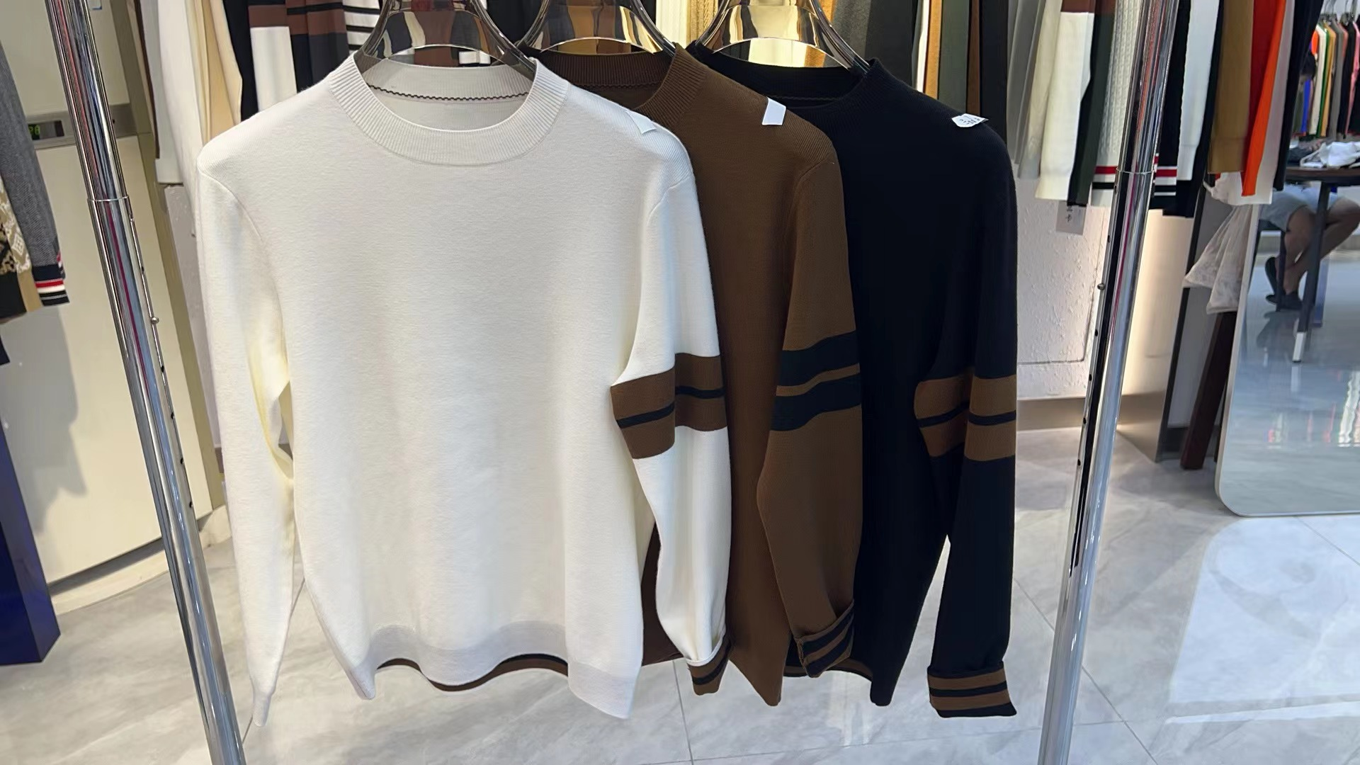  1159 秋冬保暖舒适气质 侧边棕杠毛衣 高品质福利高端男装   