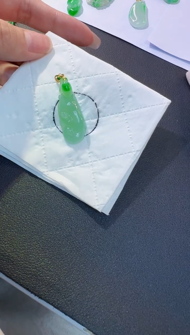 【闪购商品】翡翠18K金镶嵌颈饰缅甸翡翠A货挂件