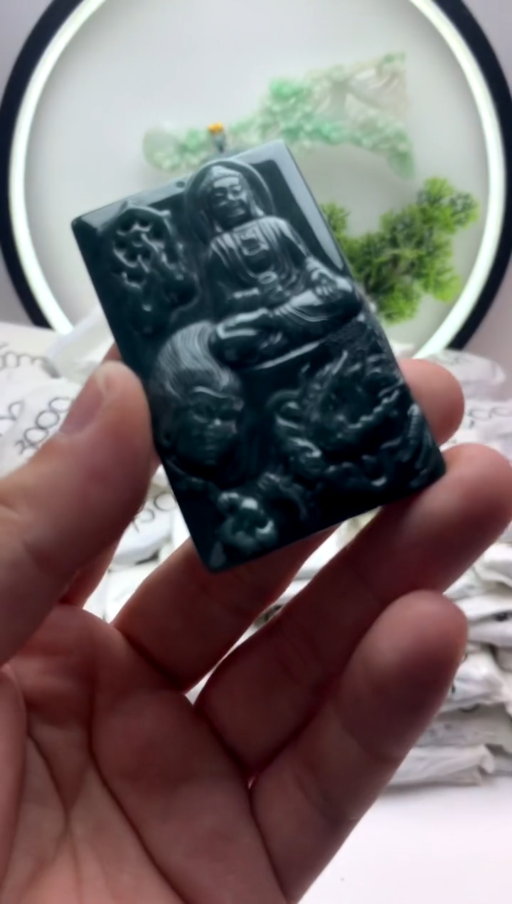 翡翠未镶嵌颈饰阿弥陀佛【品质一般介意慎拍】