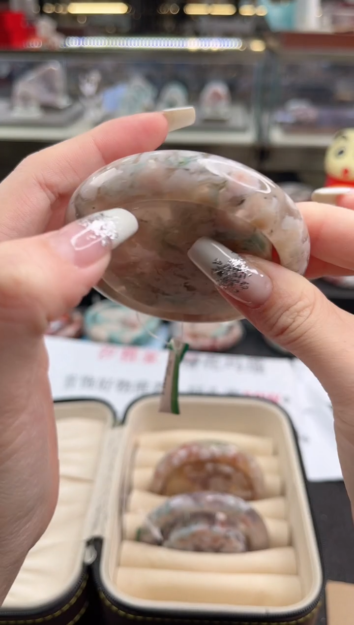 未镶嵌手镯石英质玉尘*丷圈口（赠品镯心）