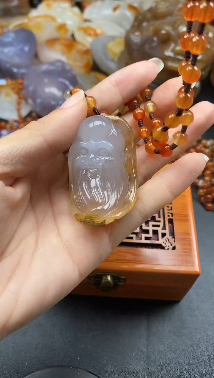 未镶嵌1玛瑙/玉髓义*ll