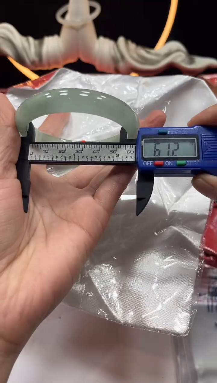 非金属无花花183号手镯61.2圈口