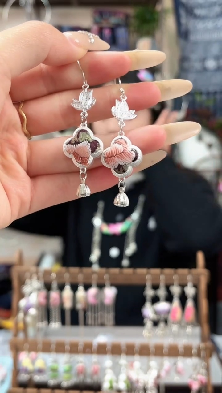 织绣民族风非遗老绣苗银饰品536