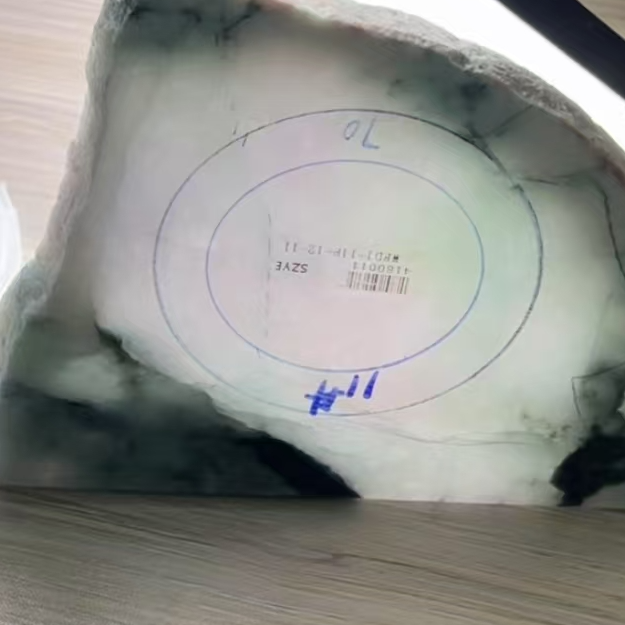 定制翡翠未镶嵌手镯