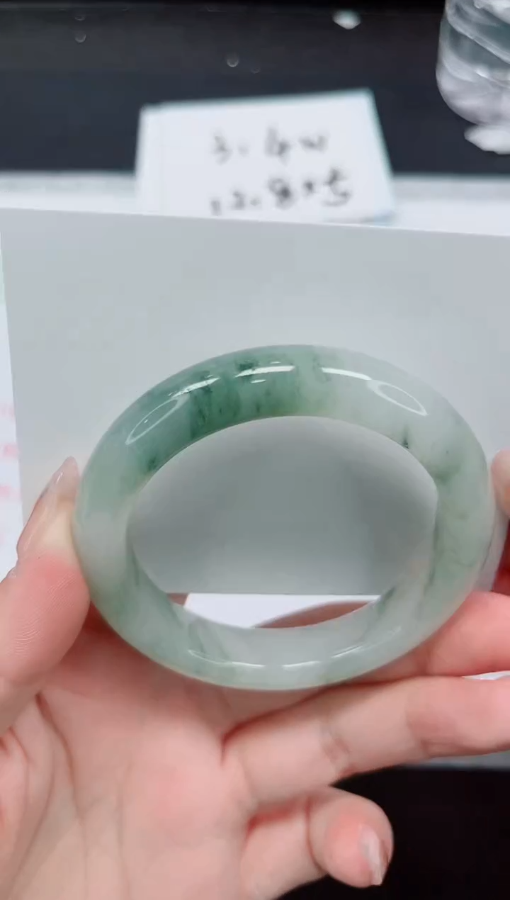 【闪购商品】石英质玉手镯未镶嵌340