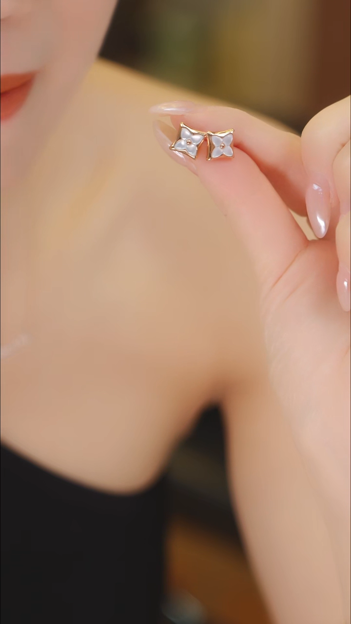 18K金镶嵌贝壳（贝母）耳钉耳钉