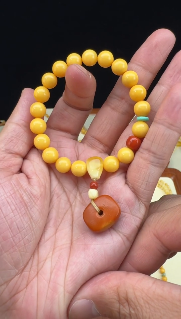 【闪购商品】蜜蜡手链未镶嵌鸡油黄