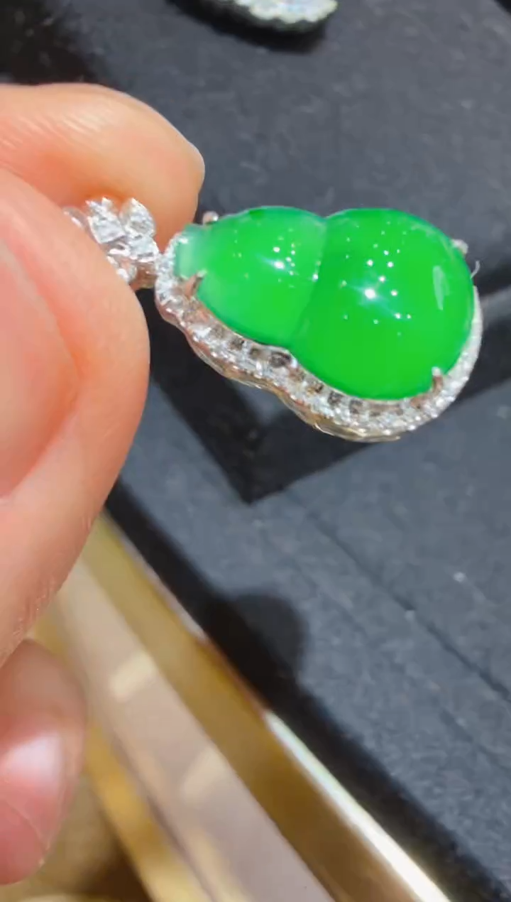 吊坠(不含链)18K金镶嵌翡翠多样性团购发一件