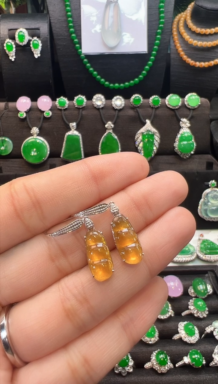 【闪购商品】翡翠耳饰18K金镶嵌玻璃种黄翡福豆耳饰