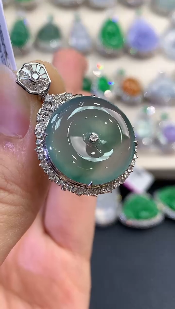 【闪购商品】翡翠吊坠(不含链)18K金镶嵌D53