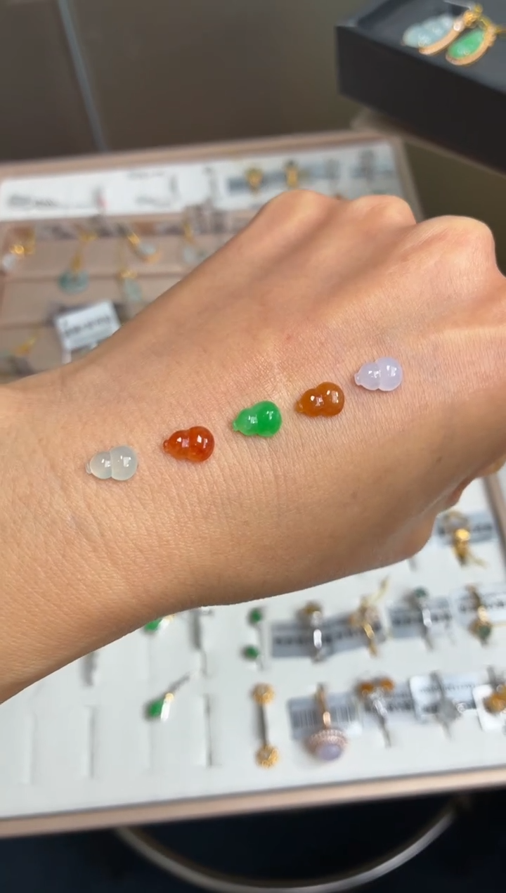 颈饰18K金镶嵌翡翠天然翡翠A货