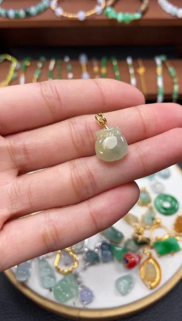 【闪购商品】翡翠吊坠(不含链)18K金镶嵌一个   JK315