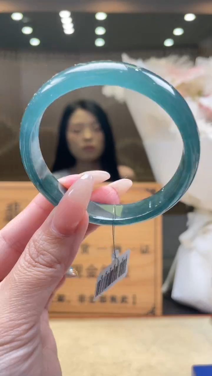 翡翠手镯未镶嵌        *244