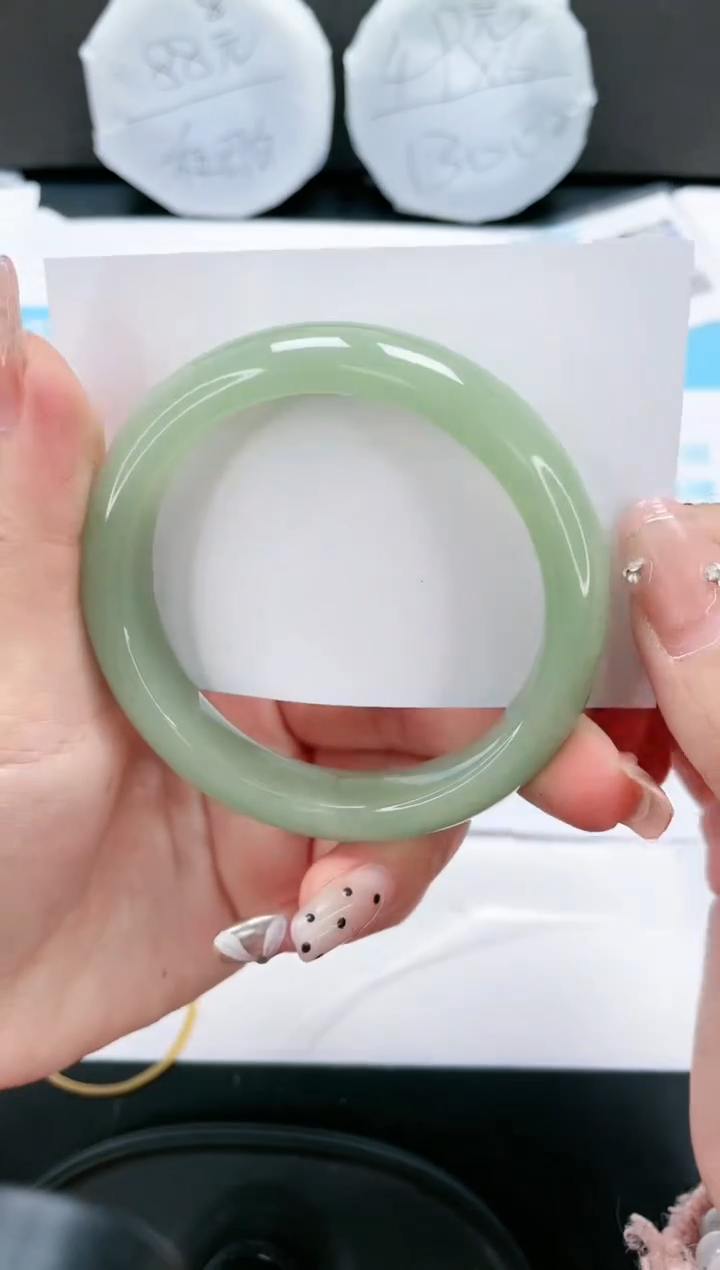 【闪购商品】石英质玉手镯未镶嵌232-59.7