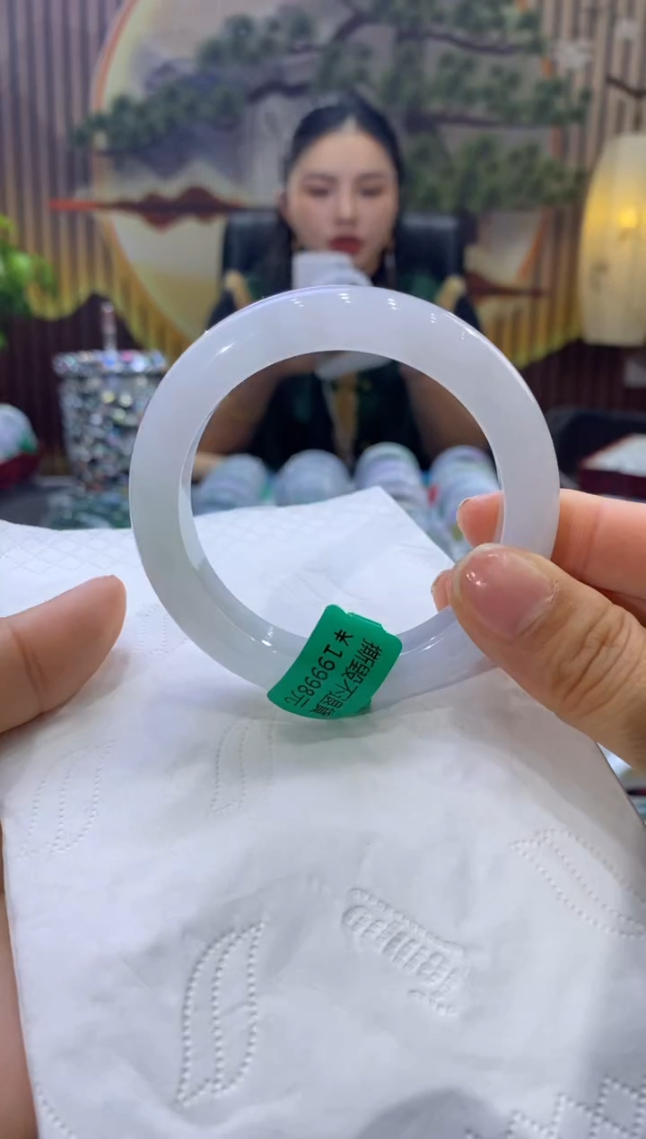 【闪购商品】翡翠手镯未镶嵌多人02575