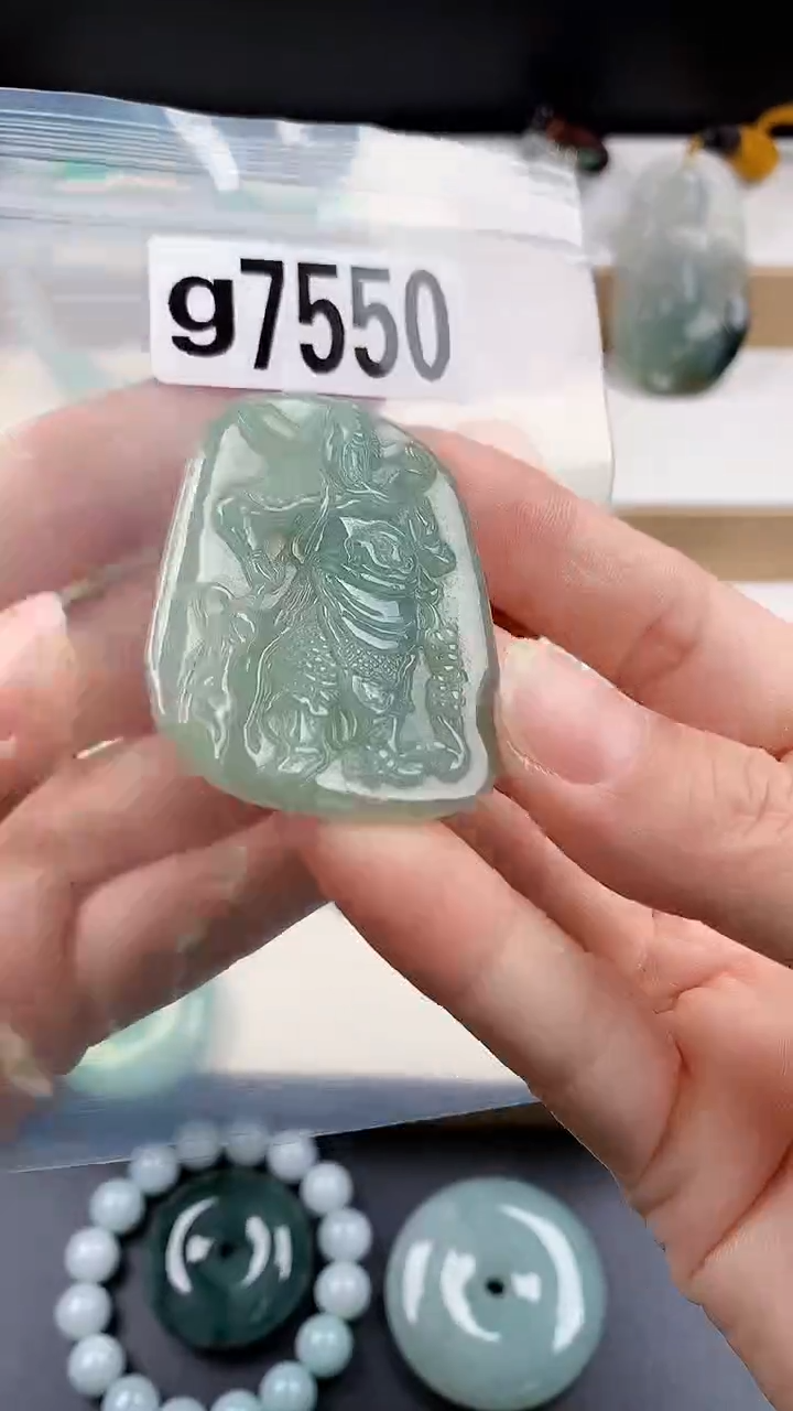 颈饰未镶嵌翡翠天然翡翠吊坠挂件